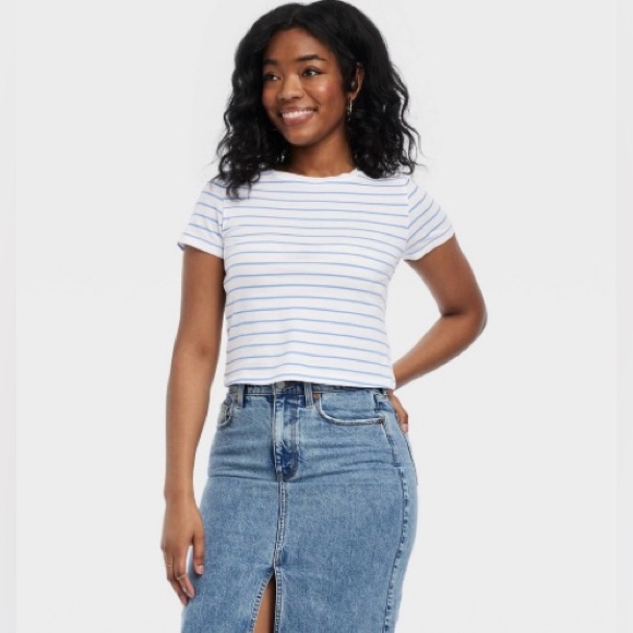 Women's Shrunken Short Sleeve T-Shirt - Universal Thread Blue Striped Medium
